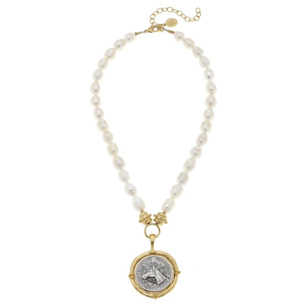 Freshwater Pearl Necklace with Gold Pendant - White